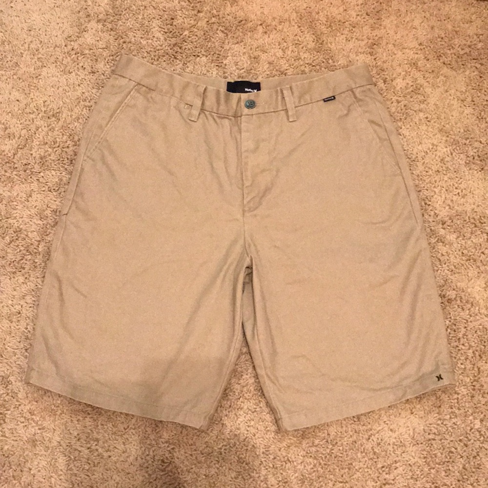Hurley men’s beige shorts